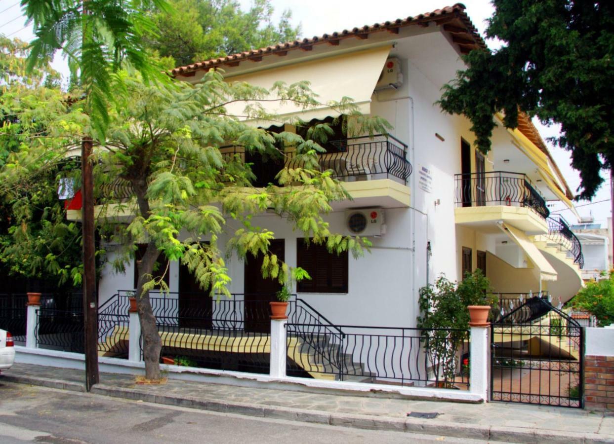 Marco'S Appartments Nea Poteidaia Esterno foto