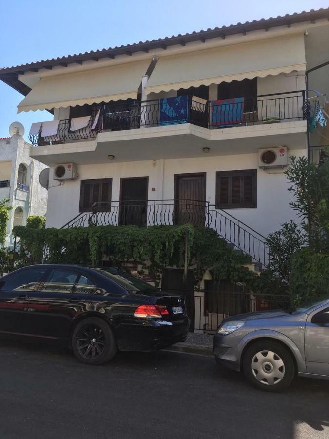 Marco'S Appartments Nea Poteidaia Esterno foto